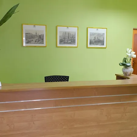 - Kartuska Hostal